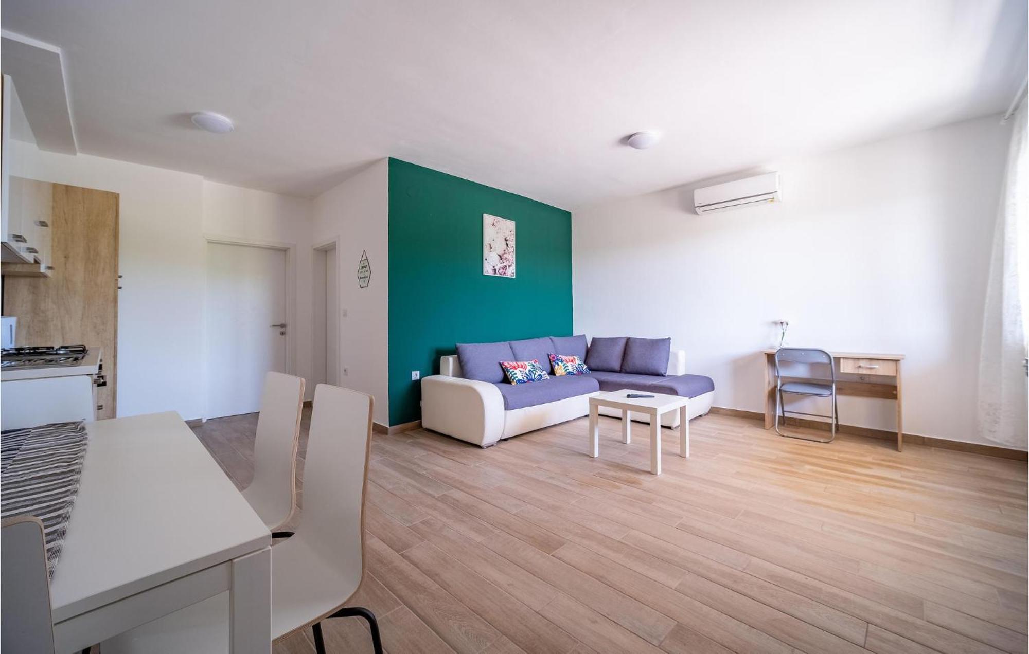 1 Bedroom Beautiful Apartment In Rakovica Εξωτερικό φωτογραφία