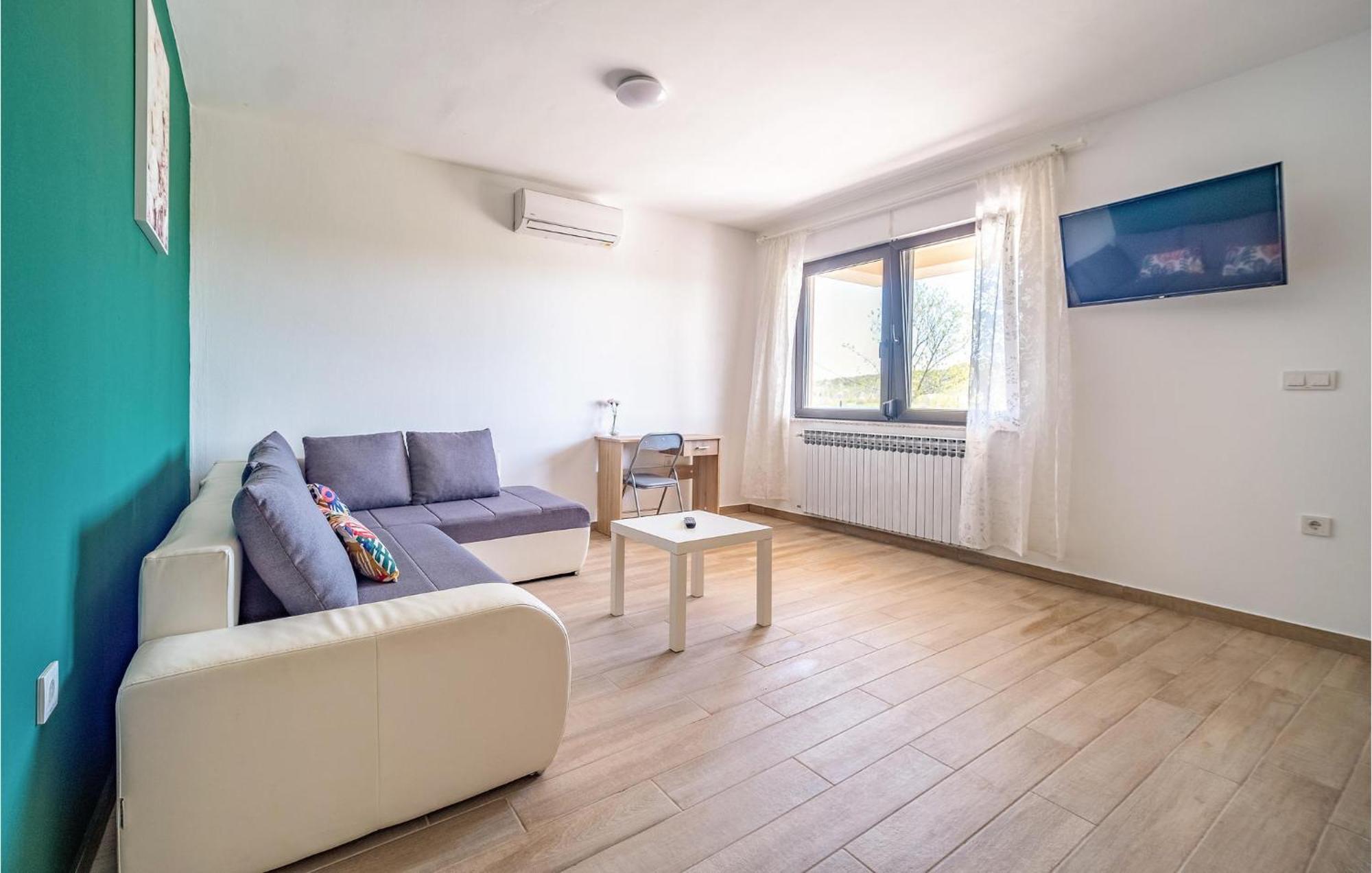 1 Bedroom Beautiful Apartment In Rakovica Εξωτερικό φωτογραφία