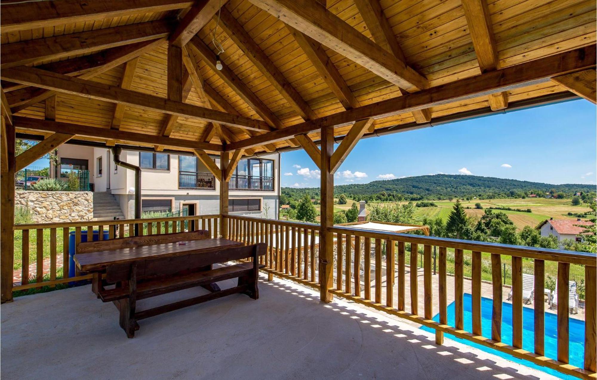 1 Bedroom Beautiful Apartment In Rakovica Εξωτερικό φωτογραφία