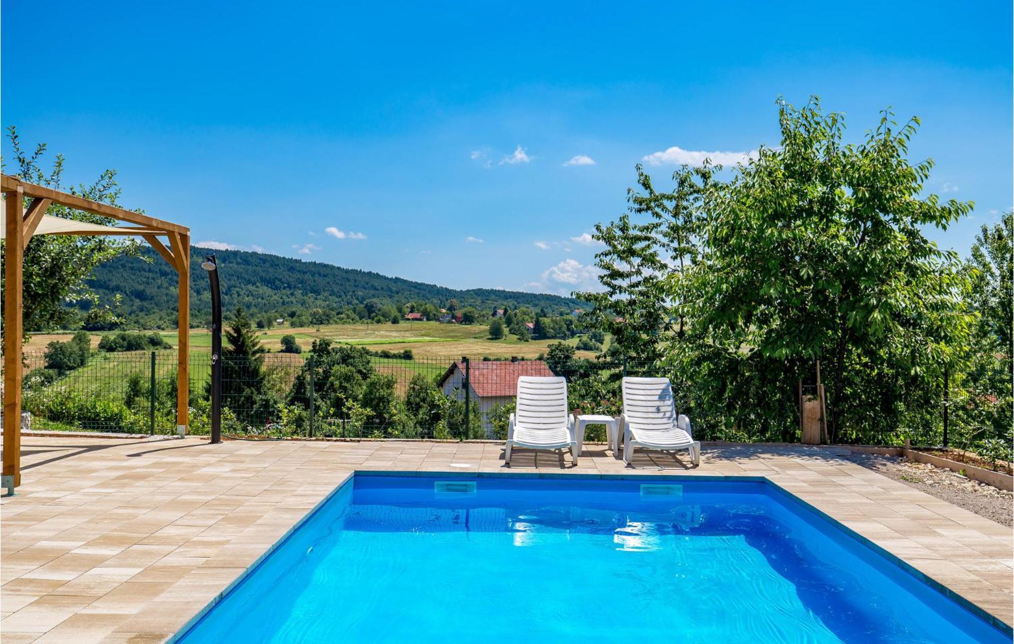1 Bedroom Beautiful Apartment In Rakovica Εξωτερικό φωτογραφία