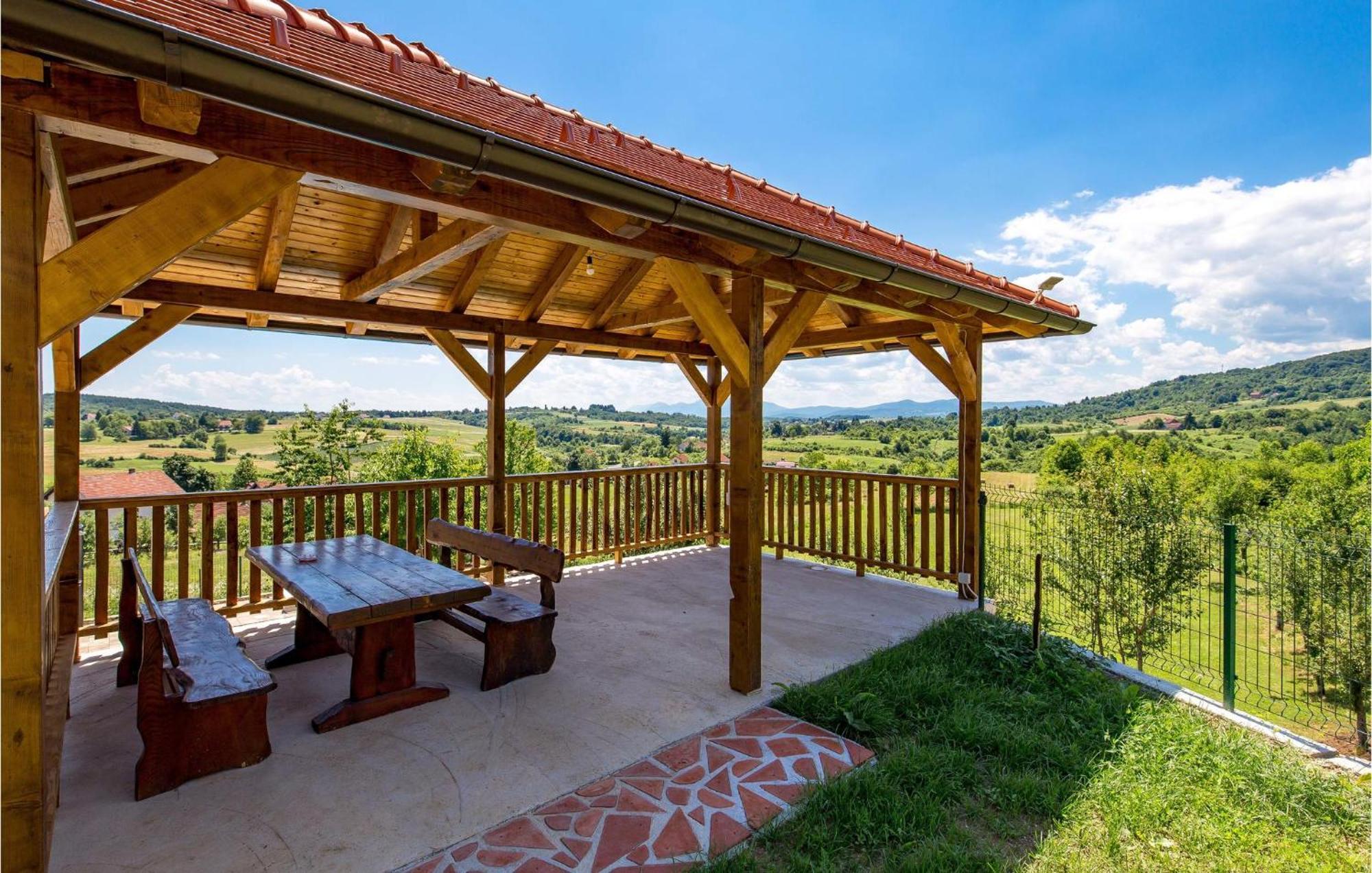 1 Bedroom Beautiful Apartment In Rakovica Εξωτερικό φωτογραφία