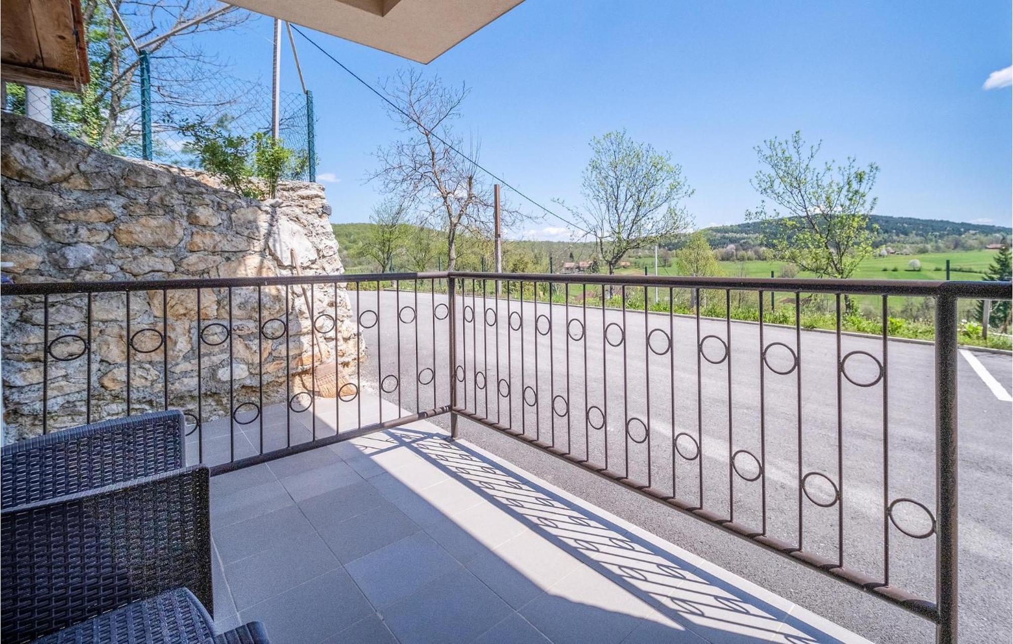 1 Bedroom Beautiful Apartment In Rakovica Εξωτερικό φωτογραφία